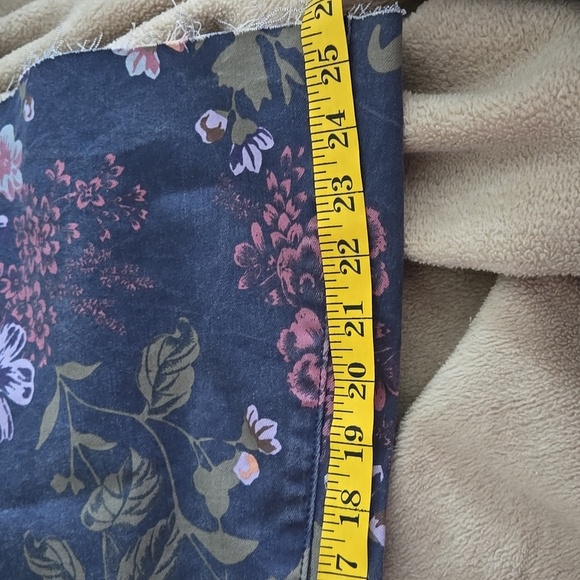 FREE PEOPLE Youthquake Printed Crop Flare Jeans Navy Combo Floral Boho Size 25 - Picture 12 of 15